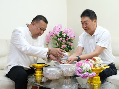 อธิบดีกรมส่งเสริมสหกรณ์ เป็นประธานในพิธีเปิดงานรดน้ำขอพร ... พารามิเตอร์รูปภาพ 9