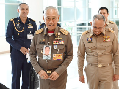 พลอากาศเอก ชลิต พุกผาสุข องคมนตรี ... พารามิเตอร์รูปภาพ 6