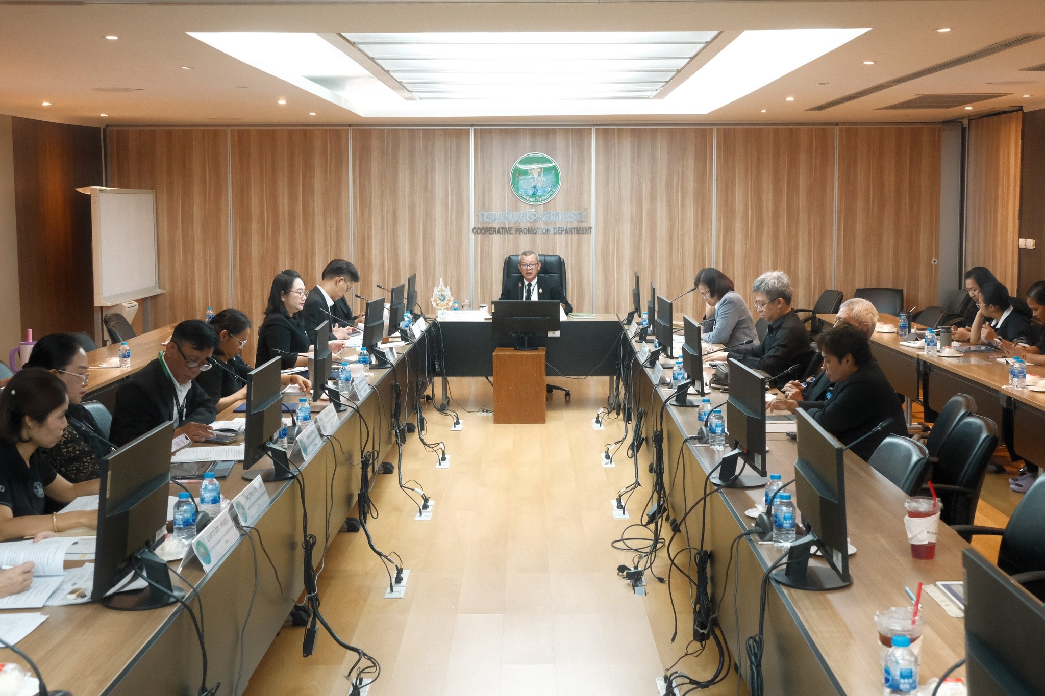 รองอธิบดีกรมส่งเสริมสหกรณ์ ... พารามิเตอร์รูปภาพ 1