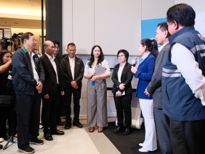 รองอธิบดีกรมส่งเสริมสหกรณ์ พร้อมด้วย นางสาวอุบลวรรณ พัฒนลาภ ... พารามิเตอร์รูปภาพ 28