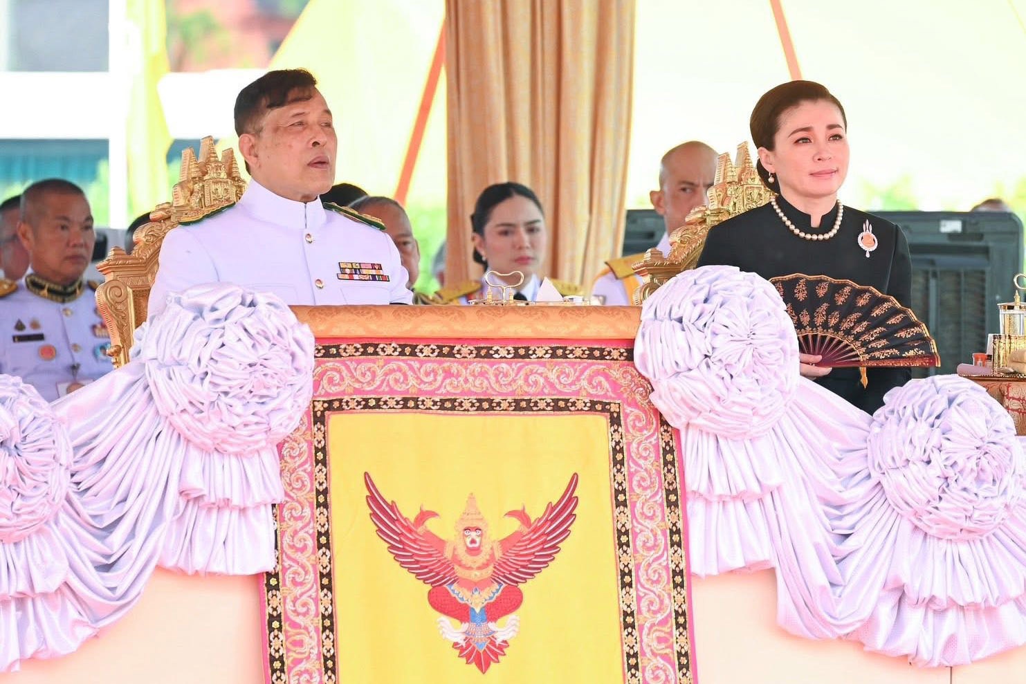 พระบาทสมเด็จพระเจ้าอยู่หัว และสมเด็จพระนางเจ้าฯ ... พารามิเตอร์รูปภาพ 1