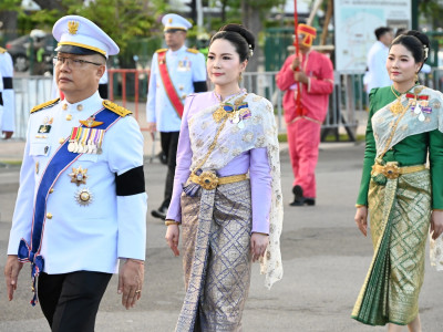 พระบาทสมเด็จพระเจ้าอยู่หัว และสมเด็จพระนางเจ้าฯ ... พารามิเตอร์รูปภาพ 14