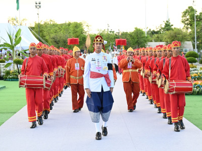 พระบาทสมเด็จพระเจ้าอยู่หัว และสมเด็จพระนางเจ้าฯ ... พารามิเตอร์รูปภาพ 19