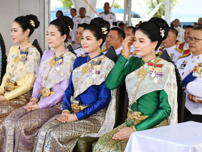 พระบาทสมเด็จพระเจ้าอยู่หัว และสมเด็จพระนางเจ้าฯ ... พารามิเตอร์รูปภาพ 36