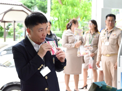 อธิบดีกรมส่งเสริมสหกรณ์ ร่วมบันทึกเทปรณรงค์การดื่มนมโคสดแท้ ... พารามิเตอร์รูปภาพ 26