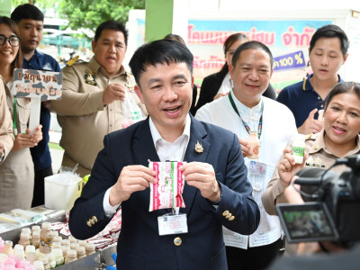 อธิบดีกรมส่งเสริมสหกรณ์ ร่วมบันทึกเทปรณรงค์การดื่มนมโคสดแท้ ... พารามิเตอร์รูปภาพ 31