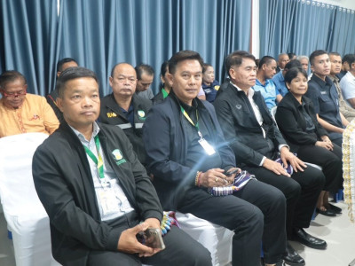 ผู้ทรงคุณวุฒิด้านการสหกรณ์ พร้อมด้วย ผู้ตรวจราชการกรม ... พารามิเตอร์รูปภาพ 16
