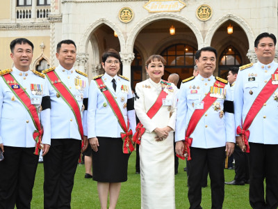 นายอนุทิน ชาญวีรกูล นายกรัฐมนตรี ... พารามิเตอร์รูปภาพ 19