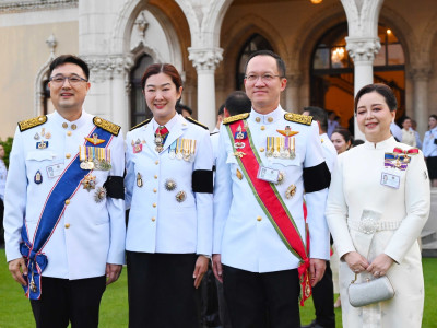 นายอนุทิน ชาญวีรกูล นายกรัฐมนตรี ... พารามิเตอร์รูปภาพ 25