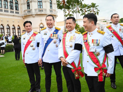 นายอนุทิน ชาญวีรกูล นายกรัฐมนตรี ... พารามิเตอร์รูปภาพ 33